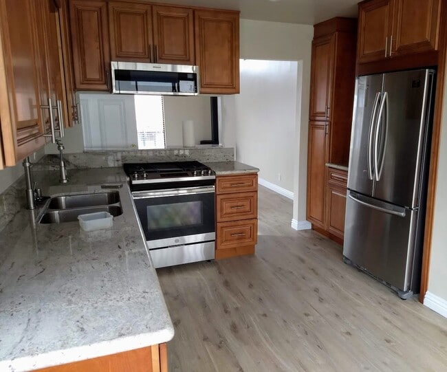 Photo - 428 30th St Apartment