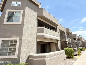 Building Photo - 1720 E Thunderbird Rd