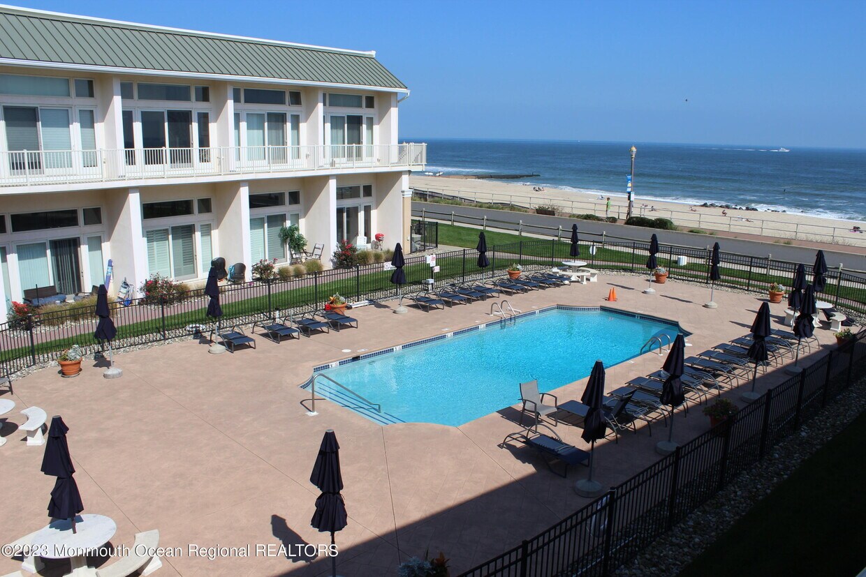 Foto principal - 448 Ocean Ave N