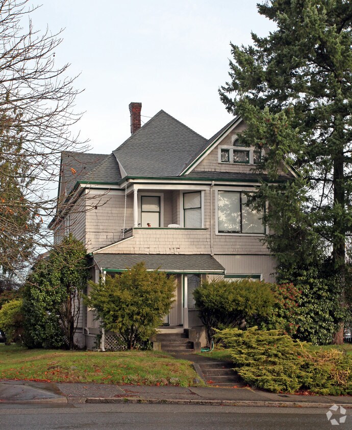 Primary Photo - 3223 6th Ave