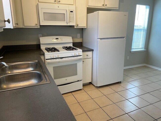 Foto del edificio - 8401 Colony Loop Dr