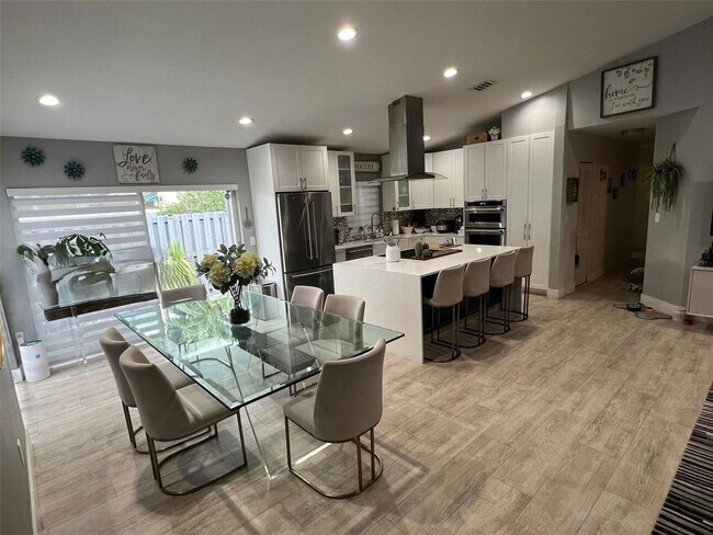 Foto del edificio - 5096 NW 113th Pl