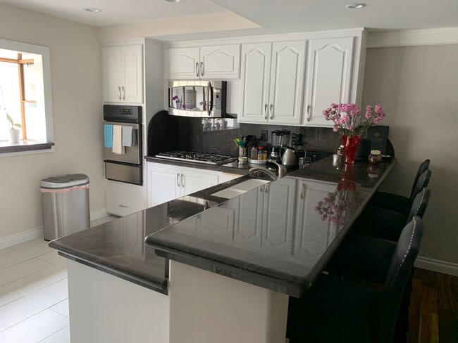 Building Photo - 4731 La Villa Marina