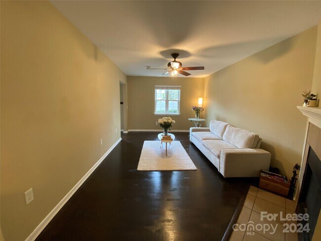 Foto del edificio - 3132 Heathstead Place