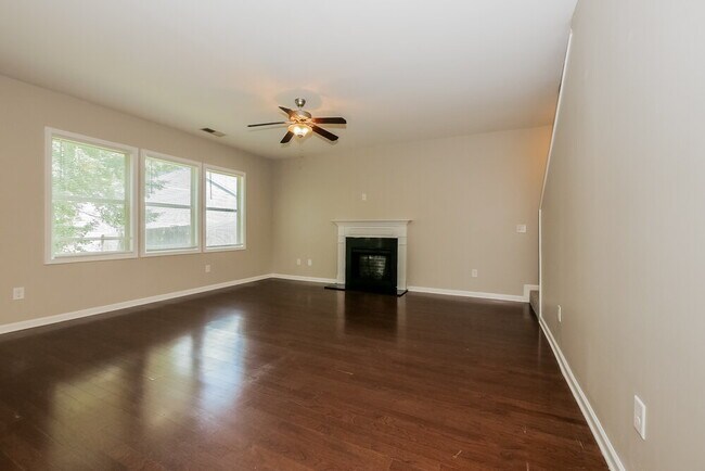 Foto del edificio - 102 Worthing Ln