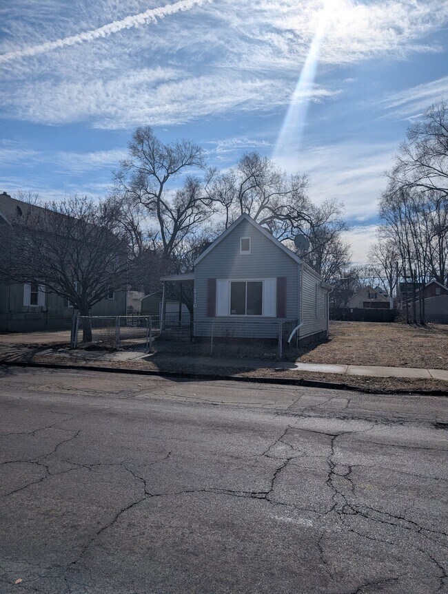 Foto del edificio - 2116 W Garden St