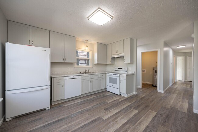 Foto del edificio - 140 Levy Rd