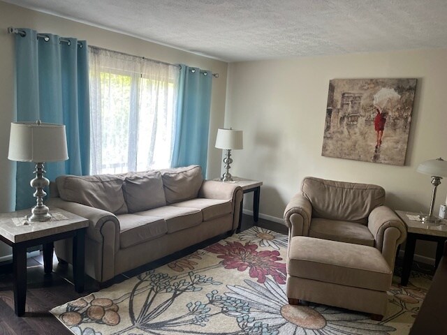 Foto del edificio - 306 Springwater Ct