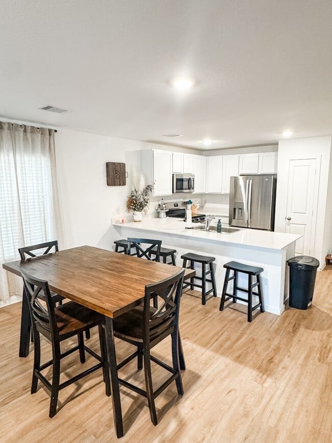 Foto del edificio - NEW HOME IN PLEASANT HILL AVAILABLE FOR DECEMBER MOVE IN!