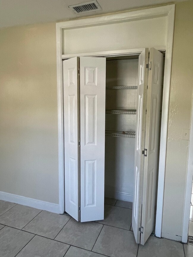 Foto del edificio - 1316 NW 12th St