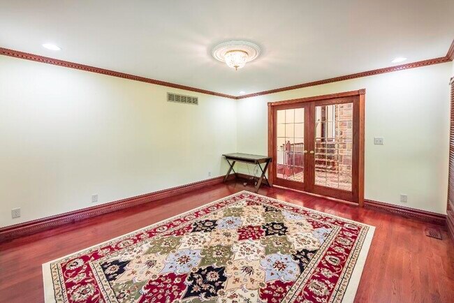 Foto del edificio - 2240 Gale Rd