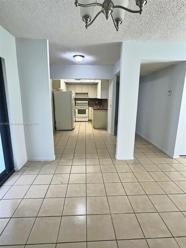 Building Photo - 1490 W 42nd Pl