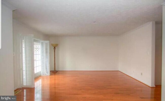 Building Photo - 2058 Brandy Dr