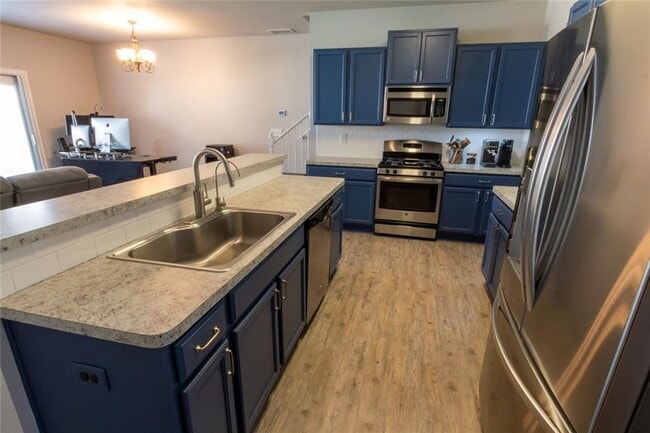 Building Photo - 168 Townview Dr