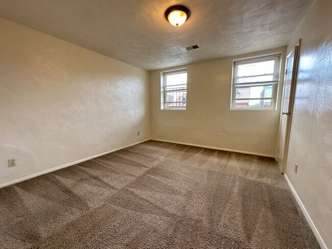 Foto del edificio - Bright 2BR in Oakland - Close to the Unive...