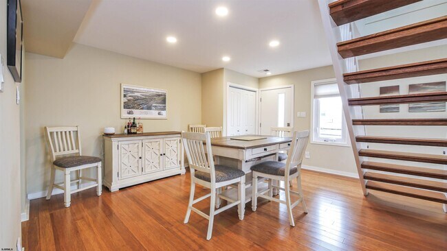 Building Photo - 25 S Adams Ave