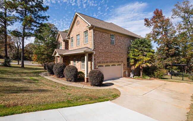 Building Photo - 6625 Hidden Haven Rd