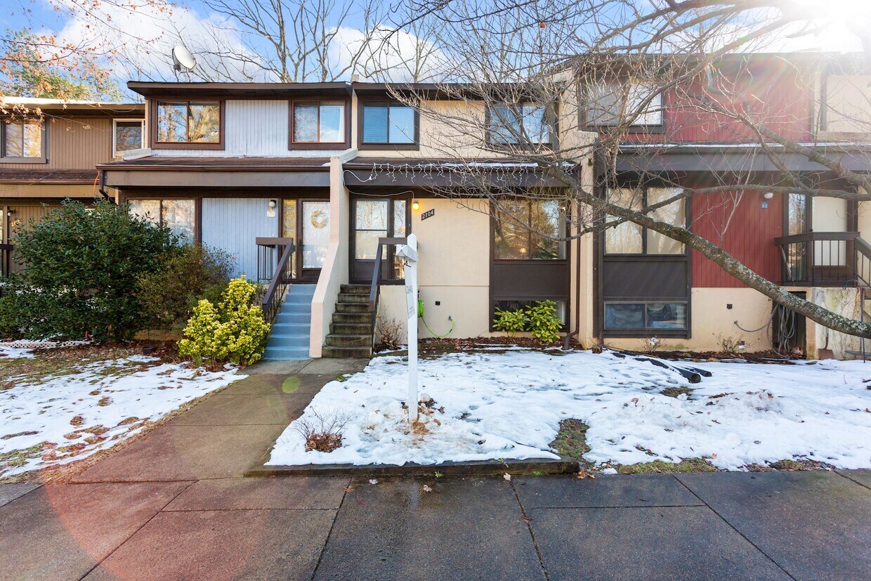 2104 Cartwright Pl, Reston, VA 20191 Townhouse for Rent in Reston, VA