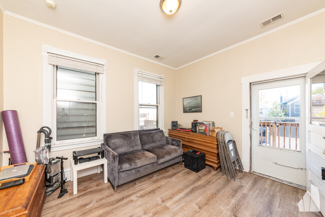 Foto del edificio - 1431 W Belmont Ave