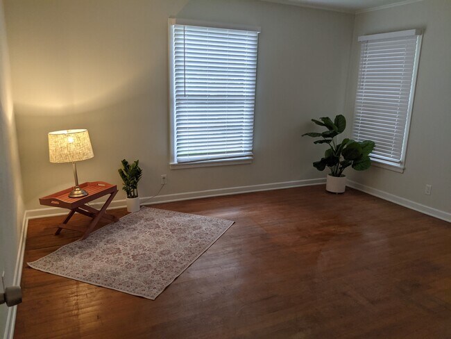 Foto del edificio - 2417 S Kennedy Ave