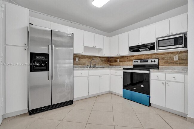 Building Photo - 7118 Bonita Dr