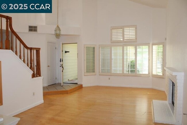 Building Photo - 5344 Cerro Sur