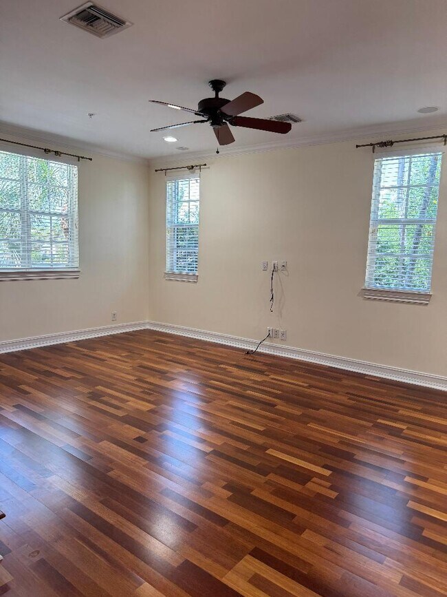 Foto del edificio - 304 W Mallory Cir