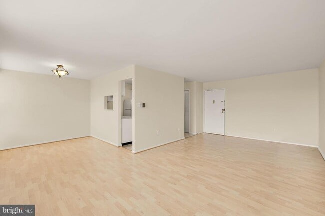 Building Photo - 4390 Lorcom Ln