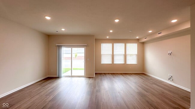 Foto del edificio - 7294 Shroyer Wy