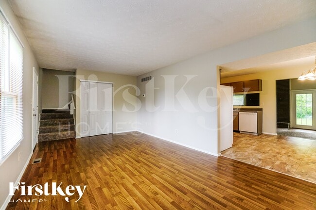 Building Photo - 161 Greenlake St