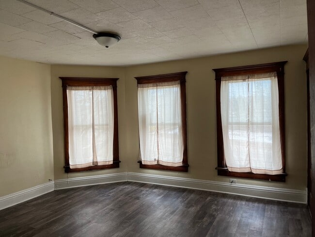 Foto del edificio - 723 W 5th St