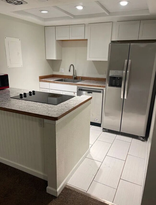 Foto del edificio - Coming Available in February - Great ground floor condo in East Anchorage