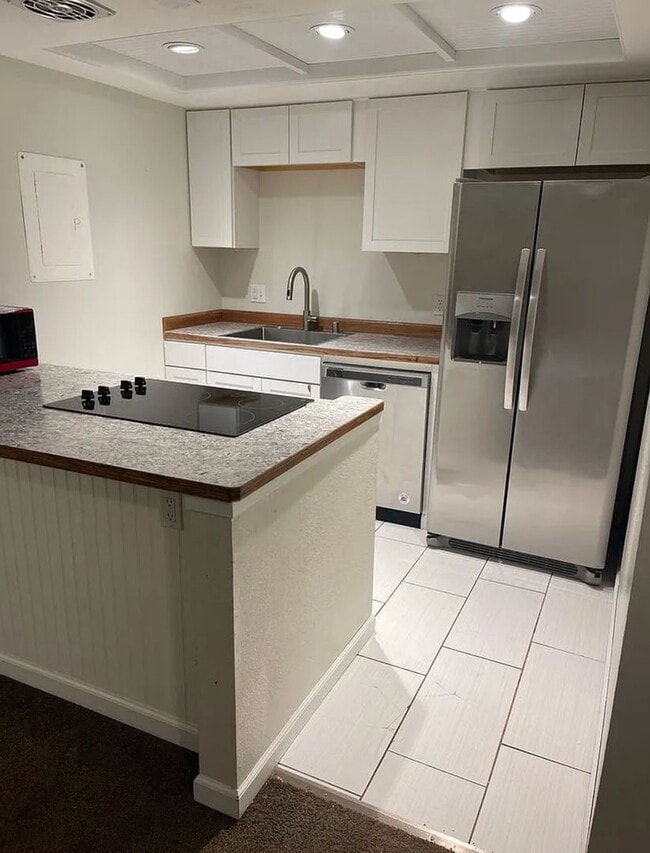 Building Photo - Coming Available in February - Great ground floor condo in East Anchorage