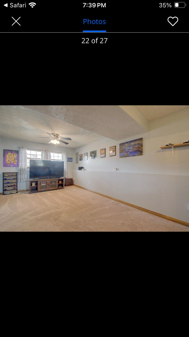 Building Photo - 1490 Clovernook Dr