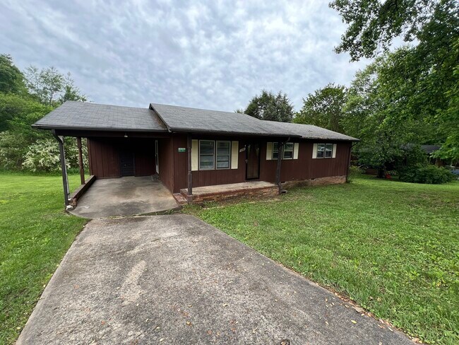 Foto del edificio - 1156 Oak Forest Dr