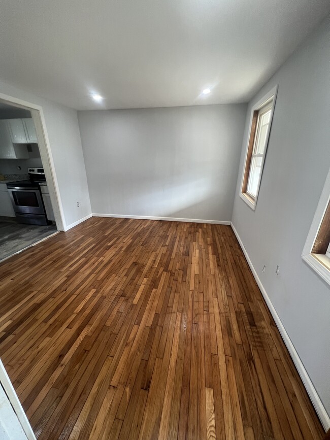 Dining room - 48 Morse Ave