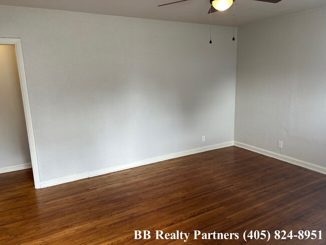 Building Photo - 1317 S Fulton Ave