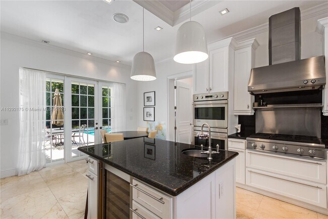 Foto del edificio - 221 Aledo Ave