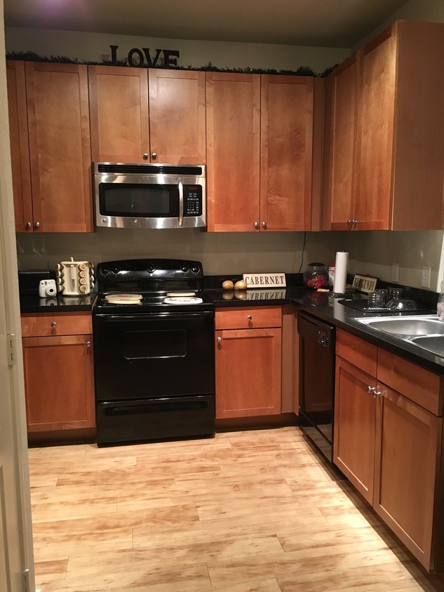 Foto principal - 8401 Memorial Ln