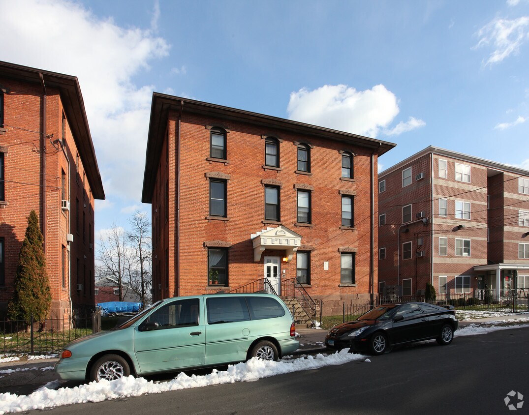 Building Photo - 140-142 Wooster St