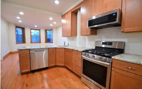 Foto del edificio - 1736 Beacon St