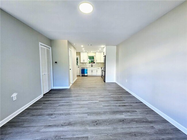 Building Photo - 3759 Oakwood Hills Dr