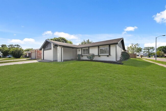 Foto del edificio - 13835 Templar Ln
