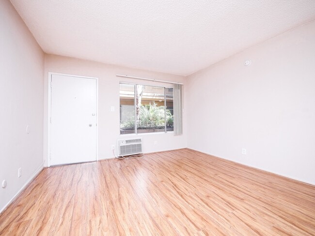 Building Photo - 1179 Crenshaw Blvd