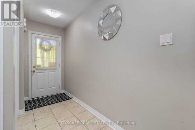 Photo du bâtiment - 40 Peach Dr