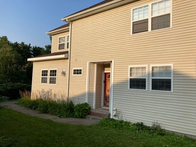 Building Photo - 3 Sanctuary Dr