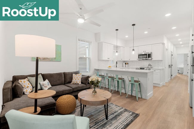 Building Photo - Furnished private bedroom with private ensuite bath