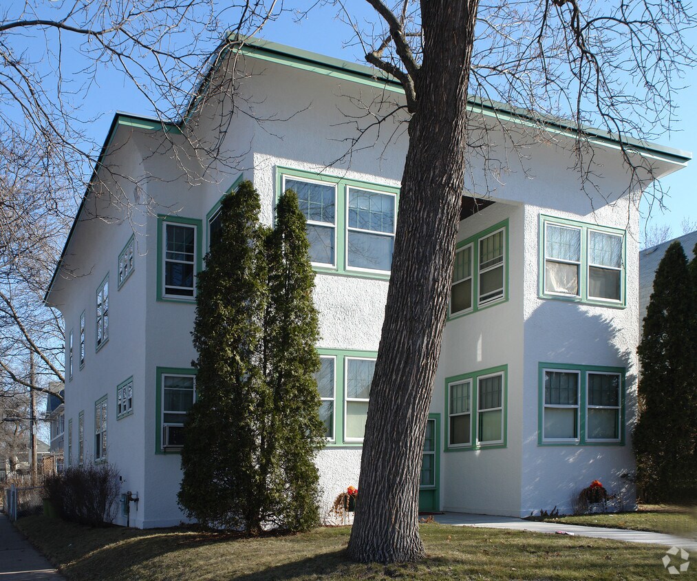 Foto del edificio - 1665 Dayton Ave