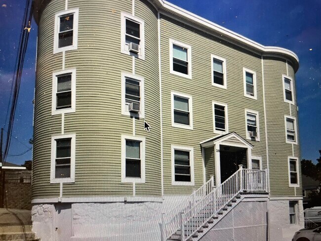Building Photo - 28 Salem St