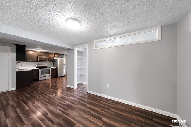 Building Photo - Spacious 5BR House in Linthicum
